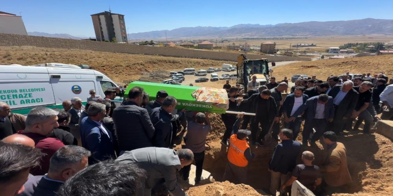 Kazada yaşamını yetiren 15 yaşındaki çocuk toprağa verildi