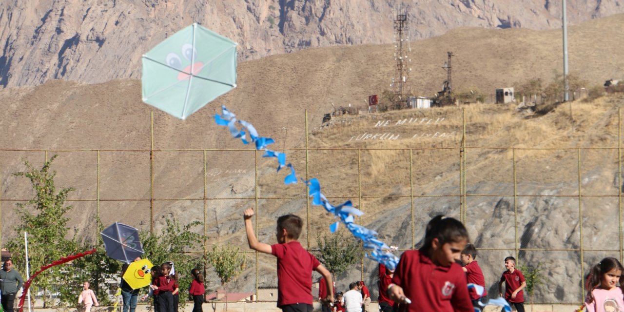 Hakkari emniyetinde uçurtma şenliği