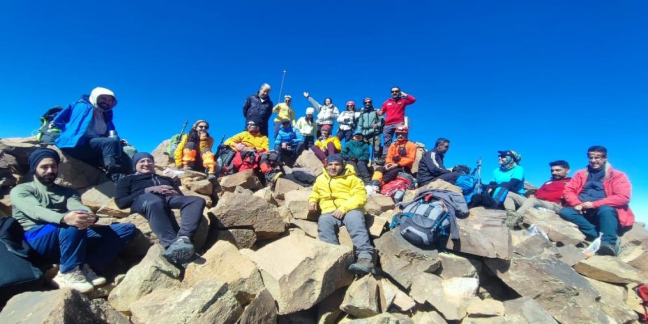 Vadi doğa ekibi Süphan Dağı'nda