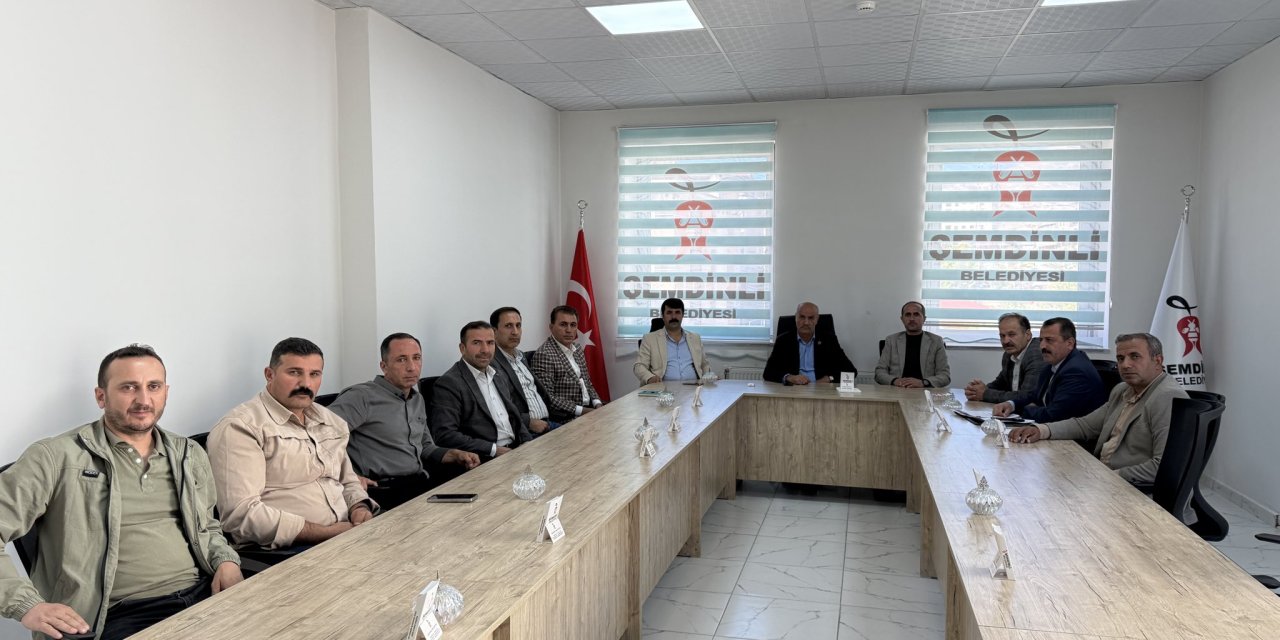 Şemdinli’de ulaşım hizmeti masaya yatırıldı