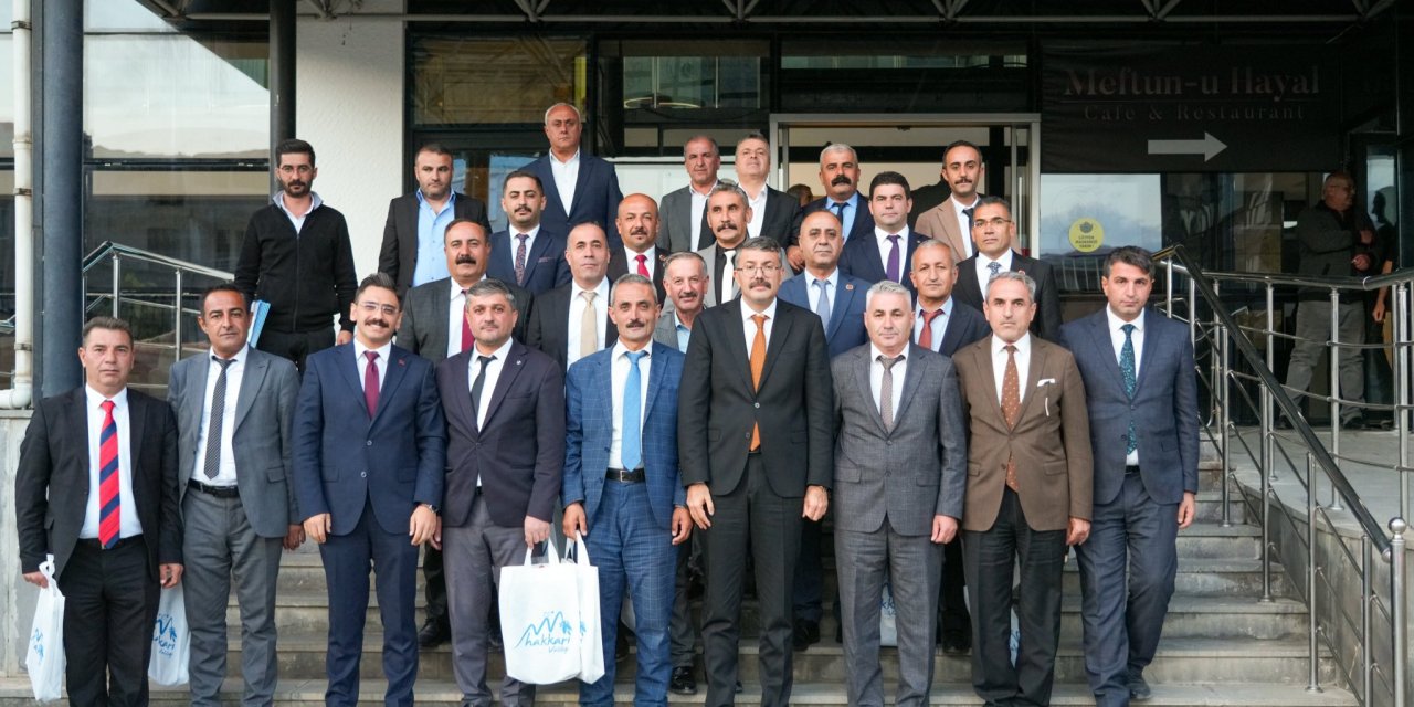 1 VALİ 45 MUHTAR!