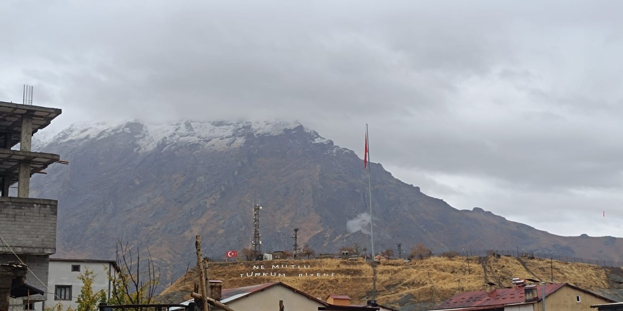 Hakkari ve Çukurca dağları beyaza büründü