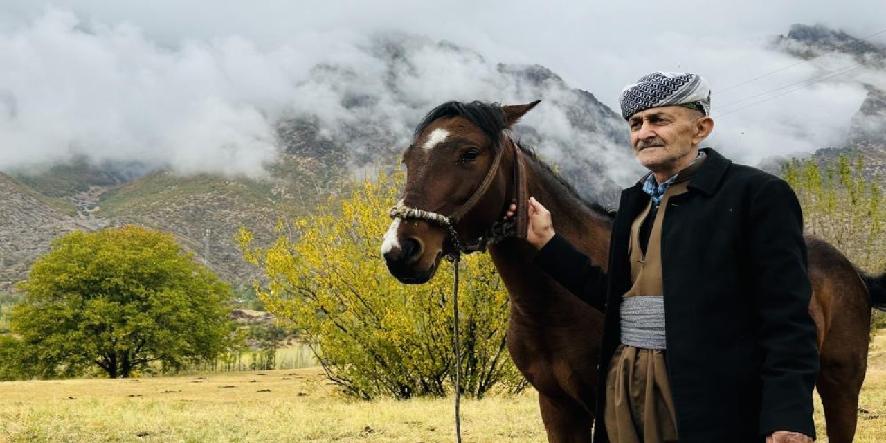 Hakkari Derecik'te renk cümbüşü