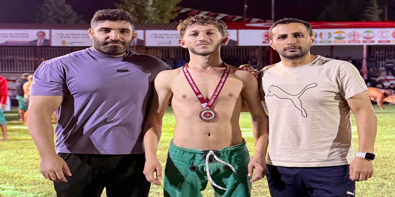 Hakkârili Sporcu Bedirhan Durğun Türkiye üçüncüsü oldu