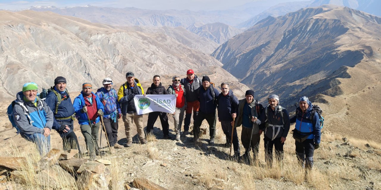Hakkari’de Doğa tutkunlarından görsel şölen