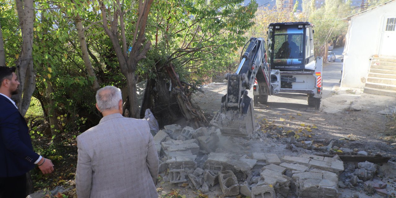 Cumhuriyet Bayramında çifte bayram sevinci: 35 yıl sonra yola kavuştular