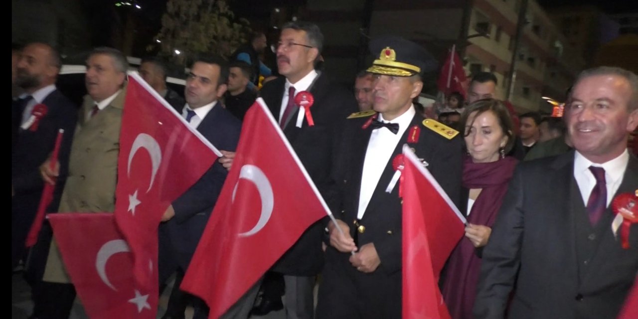 Cumhuriyet Bayramı’nda Hakkari tek yürek oldu