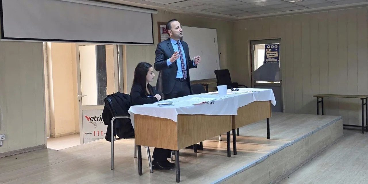 Hakkari'de Ortaokullar arası Münazara yarışması