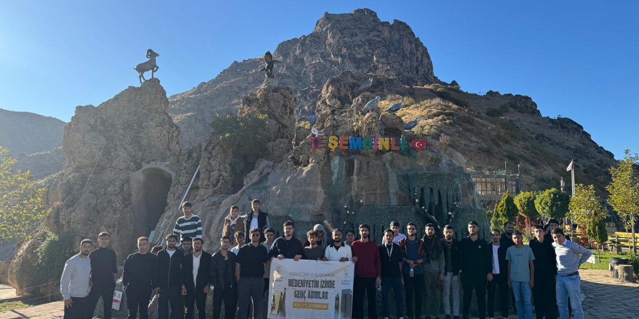 Gençler Şemdinli’nin tarihi ve kültürel değerlerini keşfetti