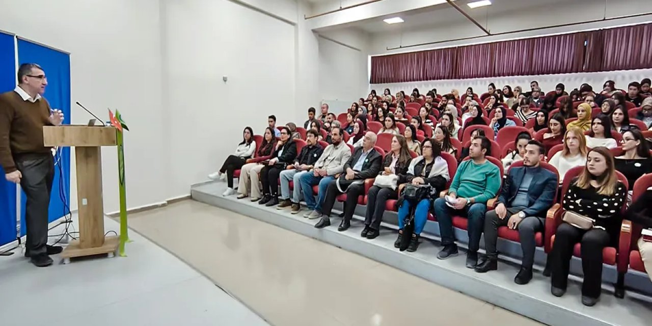 Hakkari'de Almanya'da Yükseköğrenim ve DAAD Bursları konulu seminer düzenlendi