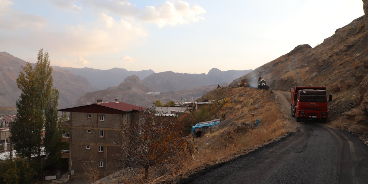 Gazi Mahallesi Kayadibi yolu ilk kez asfaltlandı