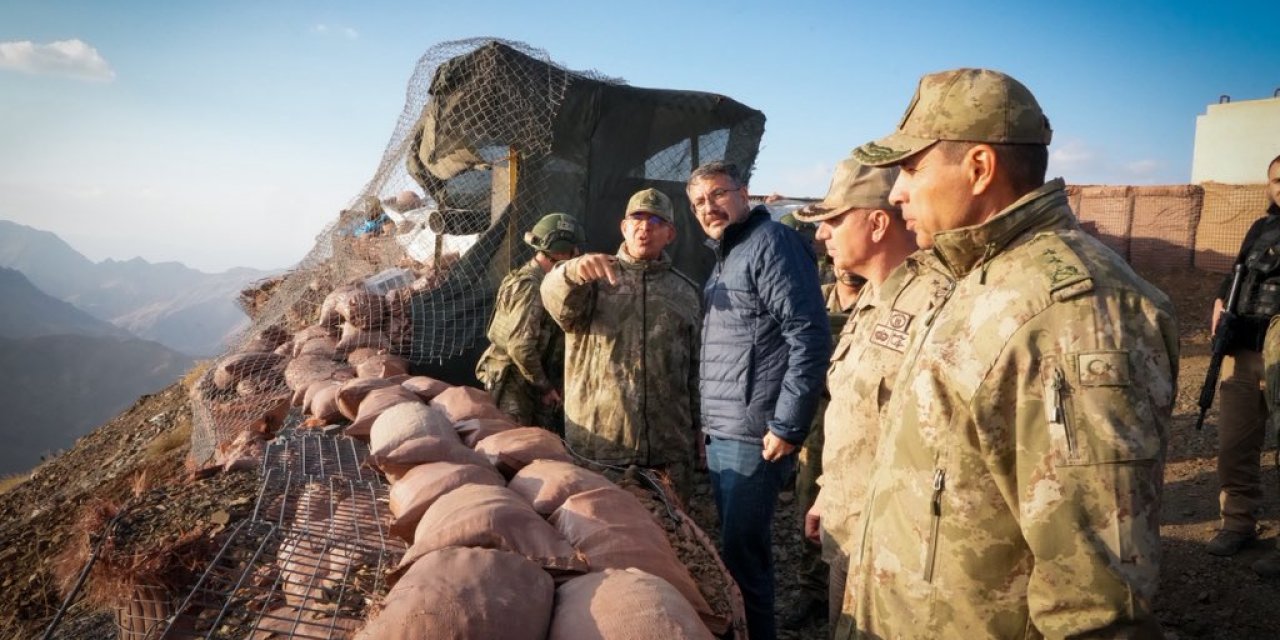 Korgeneral Topaloğlu, üs bölgeleri ziyaret etti