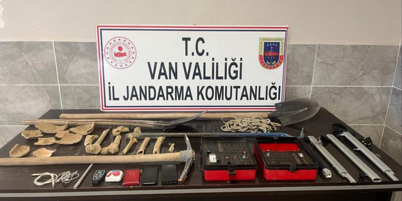 Kaçak kazı yapan 5 kişi yakalandı