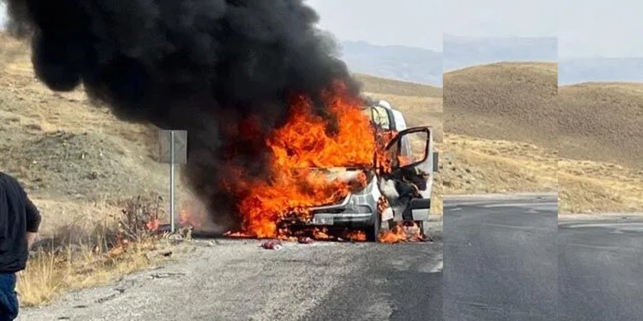 Van-Hakkari karayolunda yolcu minibüsü yandı