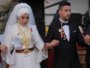 Kurt Ailesinin Görkemli Düğünü (2022)