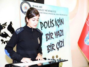 Hakkari Polisi başarılı öğrencileri ödüllendirdi