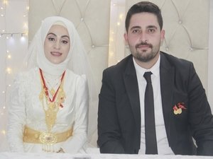 Kaya Ailesinin Mutlu Günü.