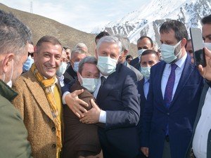 Başkan Özbek'e Sevgi Seli