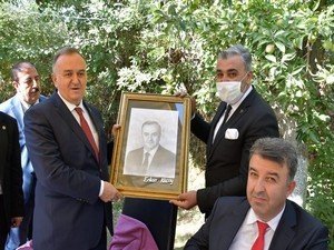 MHP kongresinden kareler