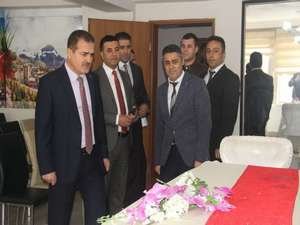Vali Akbıyık, belediye birimlerini ziyaret etti