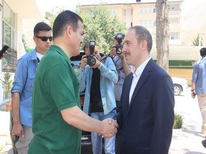 Vali Epcim'e davul zurnalı uğurlama