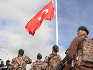 Hakkari bayrak töreni