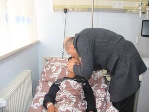 Bakan Soylu, Hakkari’de yaralı askerleri ziyaret etti