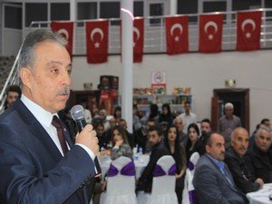 Vali Toprak’a halaylı veda gecesi!