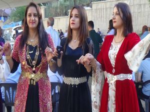 Ertuş ailesinin mutlu günü