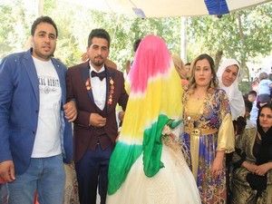 Taş ailesinin mutlu günü