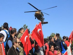 Hakkarili çocuklar geleceği yürüdü