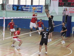 Voleybol takımımız hakeme yenildi