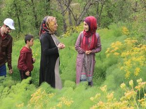 Hakkarili engelliler Nehri'de..