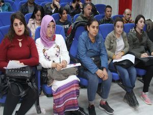Hakkari'de yüzme hakem kursu açıldı