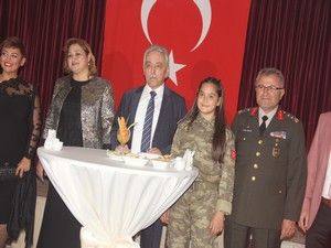 Hakkari’de Cumhuriyet bayramı resepsiyonu
