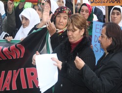 Kadın şiddeti için yürüdüler