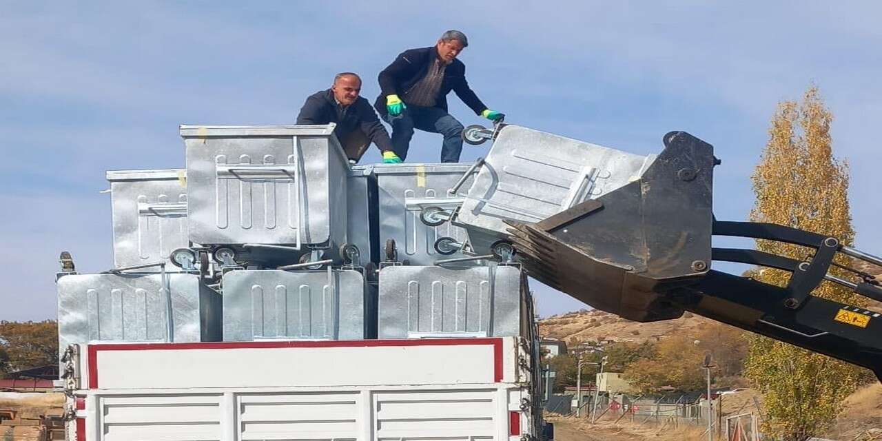 Şemdinli Belediyesine 130 yeni çöp konteynırı