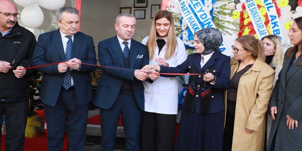 Hakkari’de Altın Eczanesi hizmete açıldı