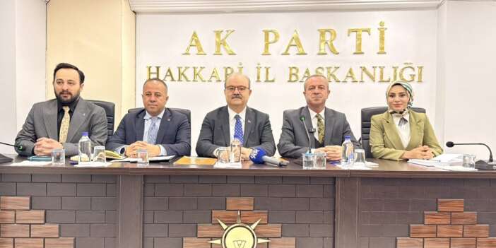 Hakkari AK Parti danışma toplantısına Bakan Yardımcısı Serdar Çam'da katıldı