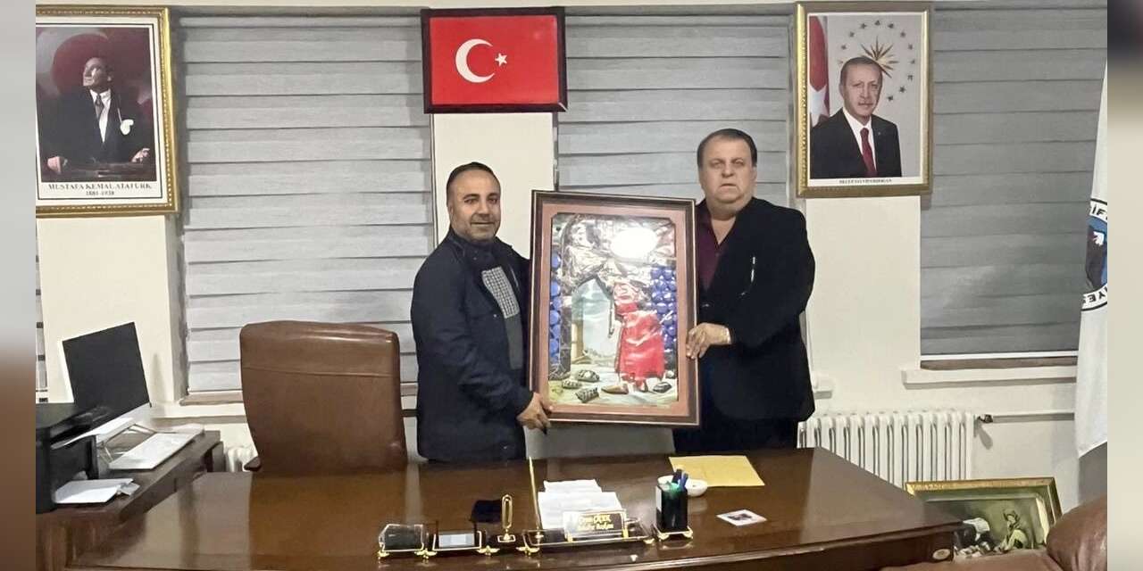 Hakkarili İş İnsanı Aytekin Karahanlı’dan Başkan Çayan Çiçek’e ziyaret