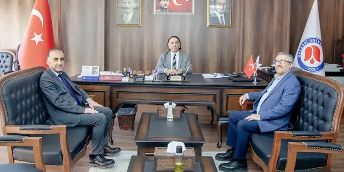 Türk Kızılay Genel Sekreteri Can'dan Rektör Gençcelep'e ziyaret