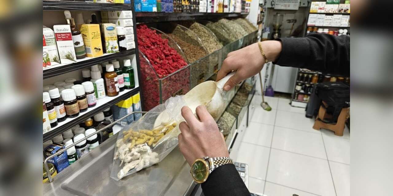 Geçmeyen öksürüğe ‘bitkisel' karışım