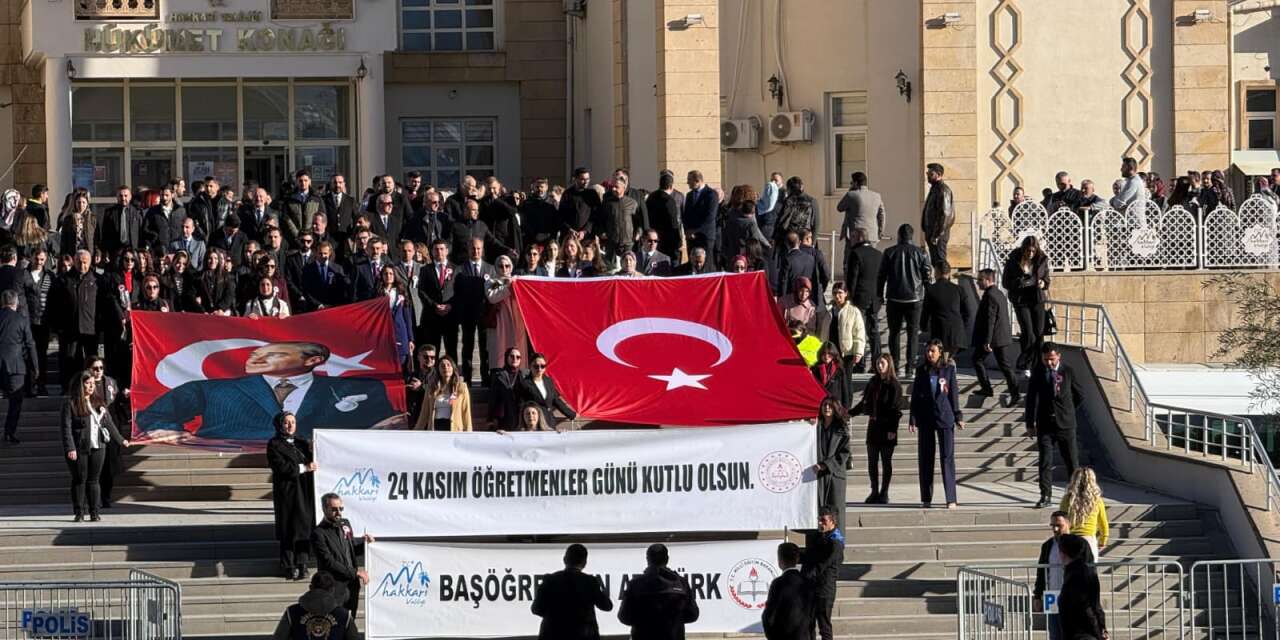 Hakkari'de 24 kasım etkinlikleri kortej yürüyüşü ile başladı