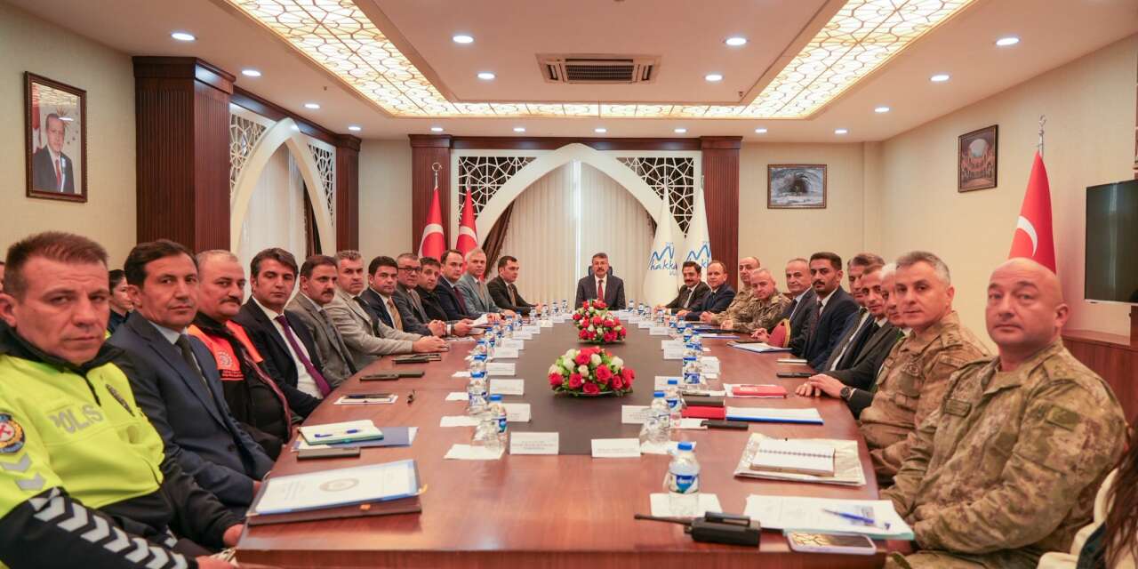 Hakkari’de karla mücadele değerlendirme toplantısı yapıldı