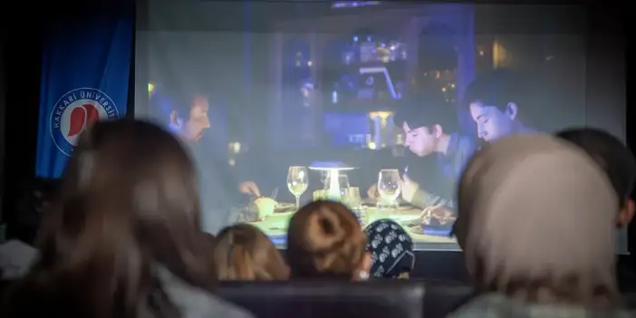 Hakkari üniversitesinde ödüllü film gösterimi yapıldı