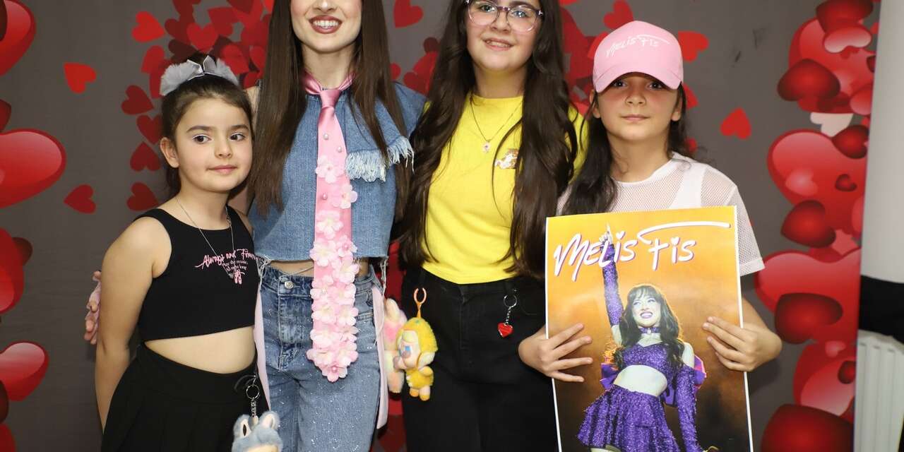 Melis Fis Hakkari'de Sevenleriyle Bir Araya Geldi