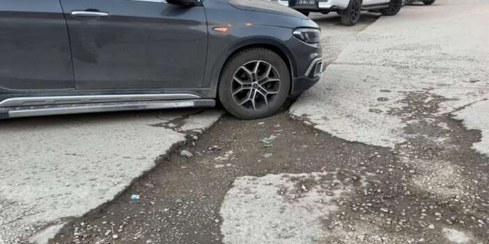 Yüksekova'da doğalgaz kaynaklı bozulan yollara tepki