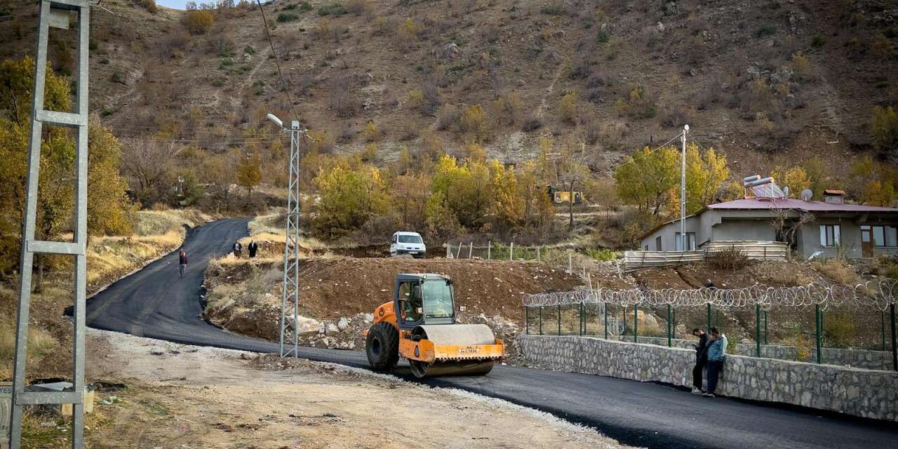 Çukurca'da alt ve üstyapı çalışmaları devam ediyor