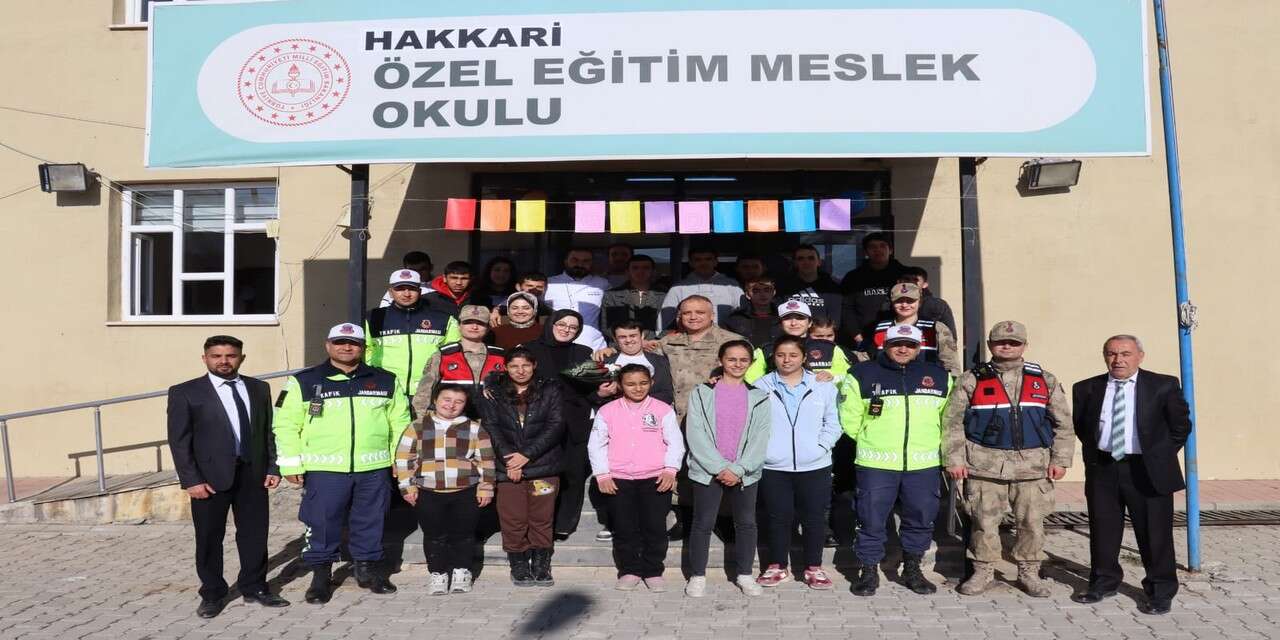 Hakkari Jandarma, Özel öğrencilerle bir araya geldi