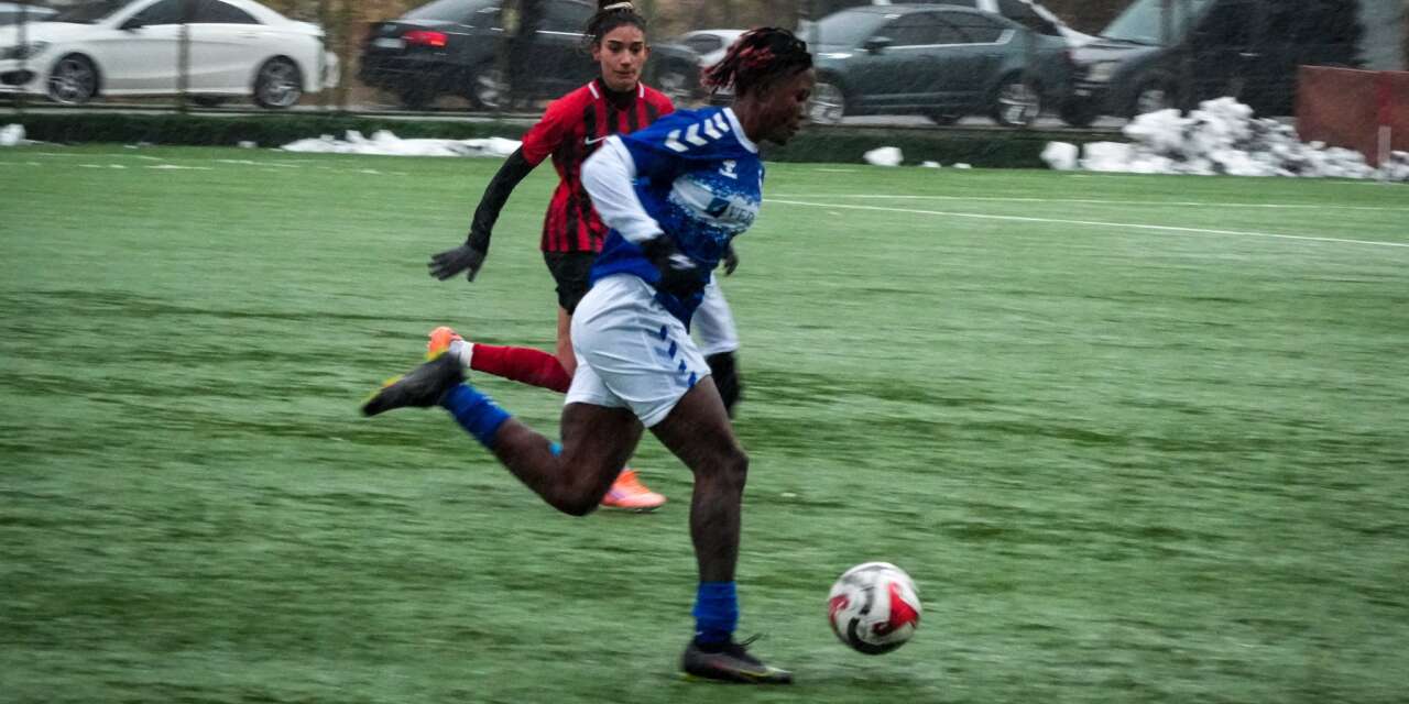 Hakkari Gücü Kadın Futbol Takımı ile Yüksekova spor'a  yenildi